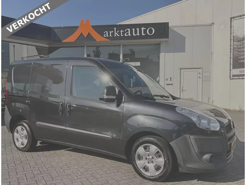 Fiat Dobl&ograve; Cargo 1.3 M-Jet SX Schuifdeur Airco PDC Trekhaak VERKOCHT