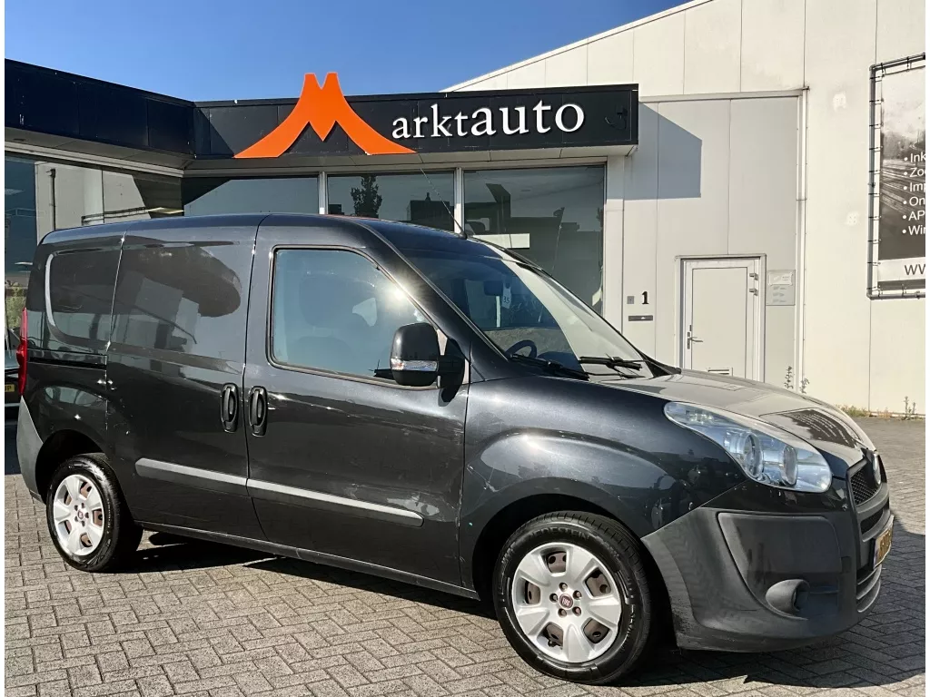 Fiat Dobl&ograve; Cargo 1.3 M-Jet SX Schuifdeur Airco PDC Trekhaak