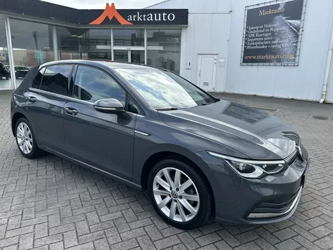 Volkswagen Golf VIII Lim. 1.5 Tsi Act Highline Massage Matrix Carplay Trekhaak