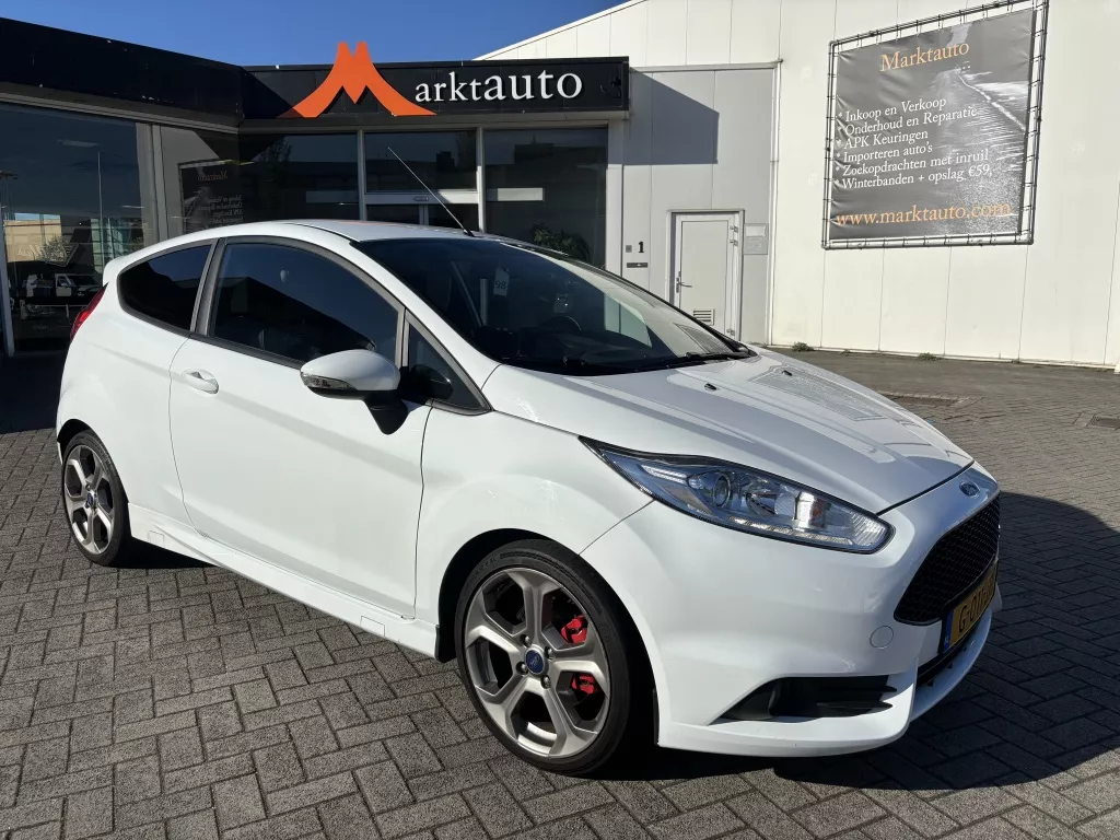 Ford Fiesta 1.6 ST2 Recaro Carplay Stoelverwarming
