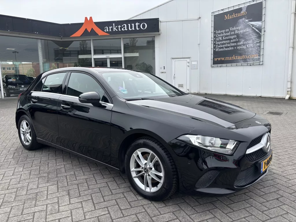 Mercedes-Benz A-Klasse 180 Premium Navi Cruise Sportstoelen/Verwarming