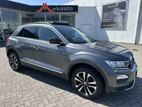 Volkswagen T-Roc 1.5 TSI IQ Drive Panorama Carplay Trekhaak