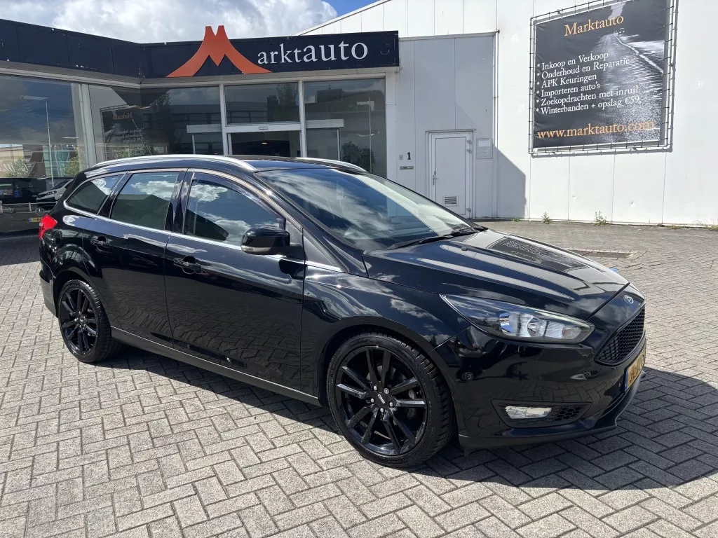 Ford Focus Wagon 1.0 Titanium Navi Climate Bluetooth Parkeersensoren