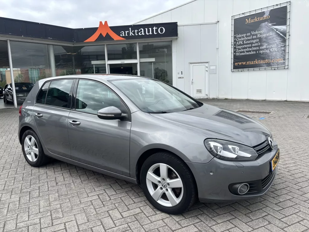 Volkswagen Golf 1.2 TSI Highline Led Cruise Climate Bluetooth