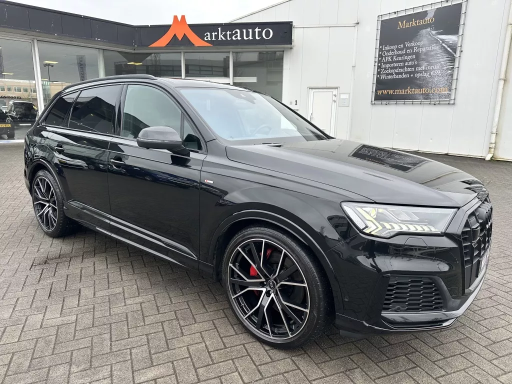 Audi Q7 55 TFSI quattro competition plus Massage 7 Persoons Panorama Headup