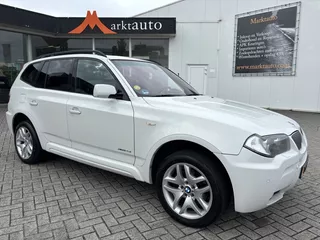 BMW X3 xDrive25i M-pakket Automaat schokt