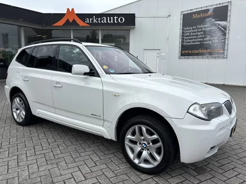 BMW X3 xDrive25i M-pakket Automaat schokt