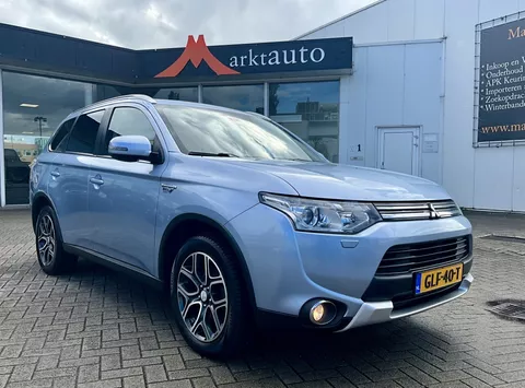 Mitsubishi Outlander 2.0 PHEV Instyle+ 4WD Camera Open Dak Trekhaak Navi