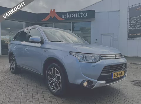 Mitsubishi Outlander 2.0 PHEV Instyle+ 4WD Camera Open Dak Trekhaak Navi VERKOCHT