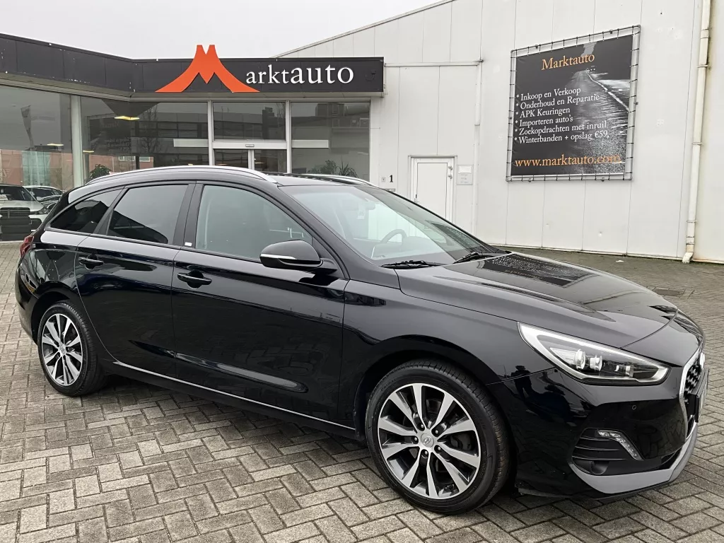 Hyundai i30 Wagon 1.4 T-GDI Yes Premium Camera Carplay Pdc Bluetooth Stoelverwarmi