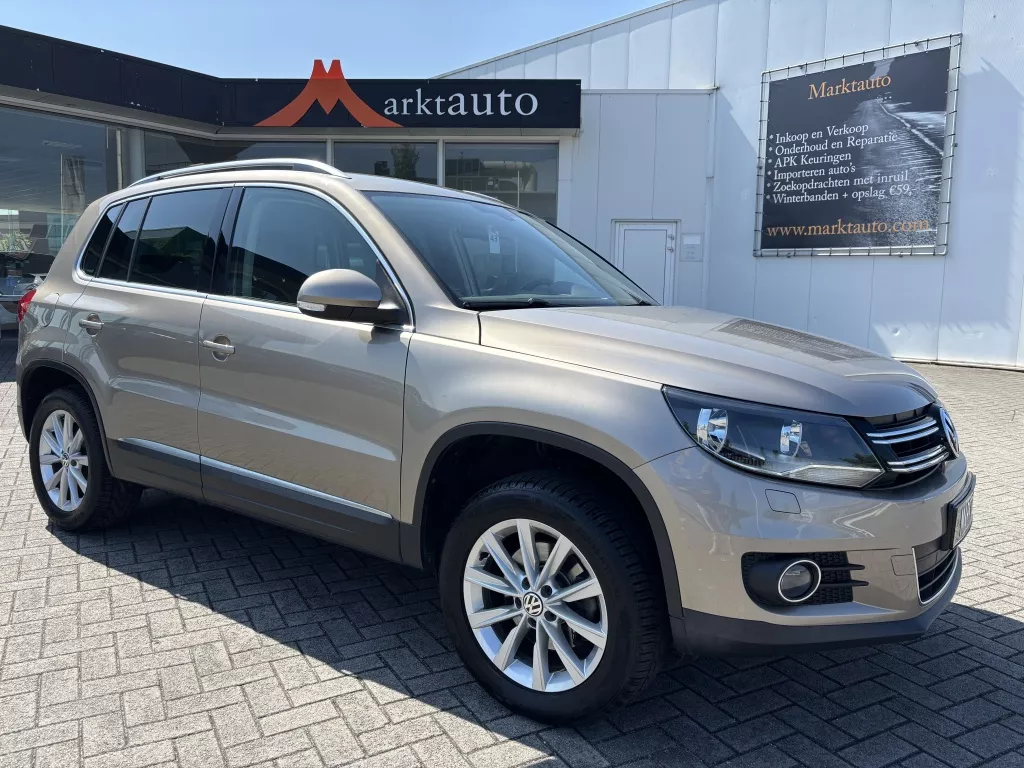 Volkswagen Tiguan 1.4 TSI Sport&amp;Style Navi Cruise Bluetooth Parkeersensoren